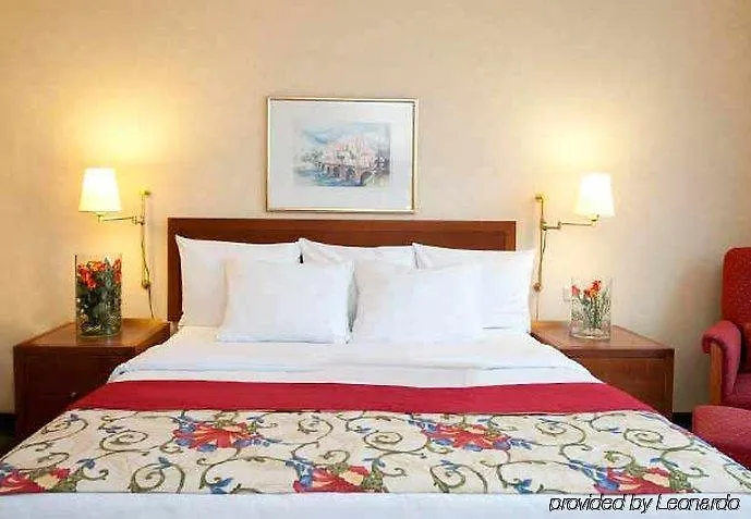 Courtyard By Marriott Duesseldorf Hafen Hotel