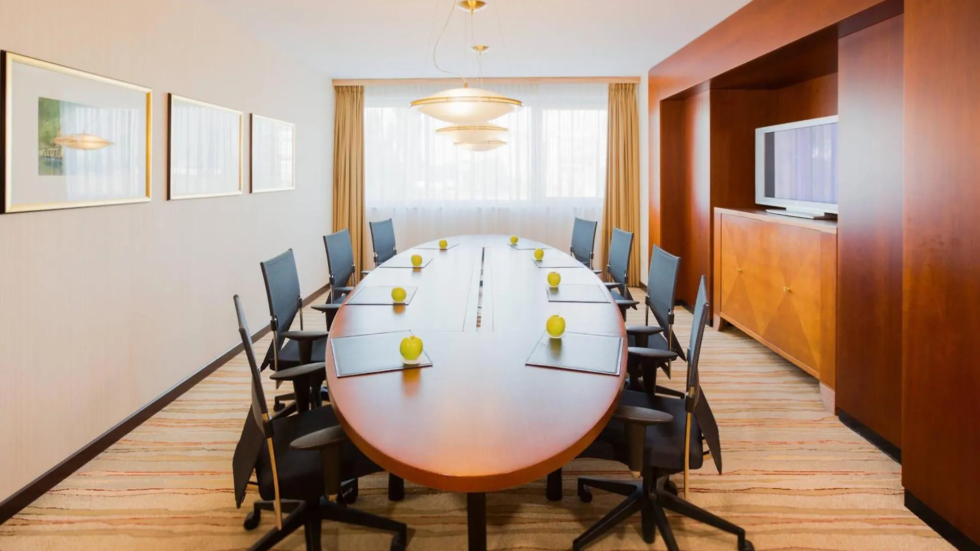 Courtyard By Marriott Duesseldorf Hafen contacts