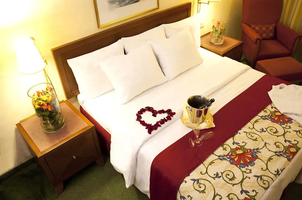 Courtyard By Marriott Duesseldorf Hafen Hotel Germany