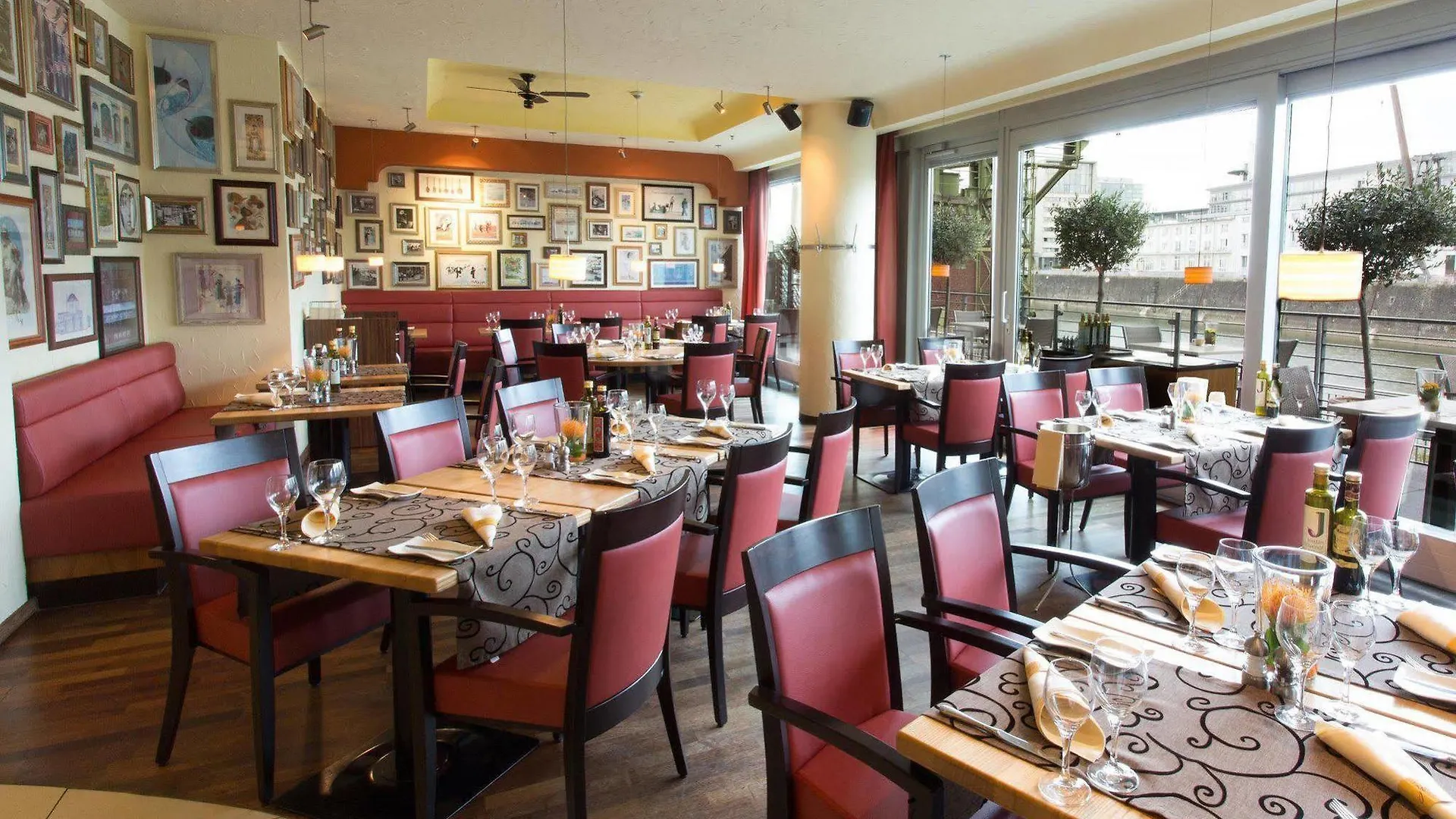 Courtyard By Marriott Duesseldorf Hafen Hotel
