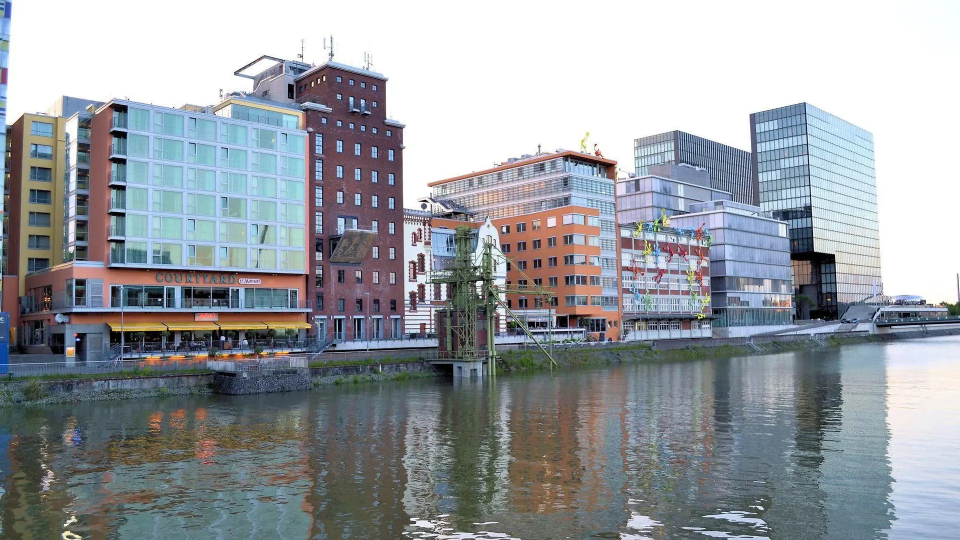 Courtyard By Marriott Duesseldorf Hafen Hotel 4*, Dusseldorf