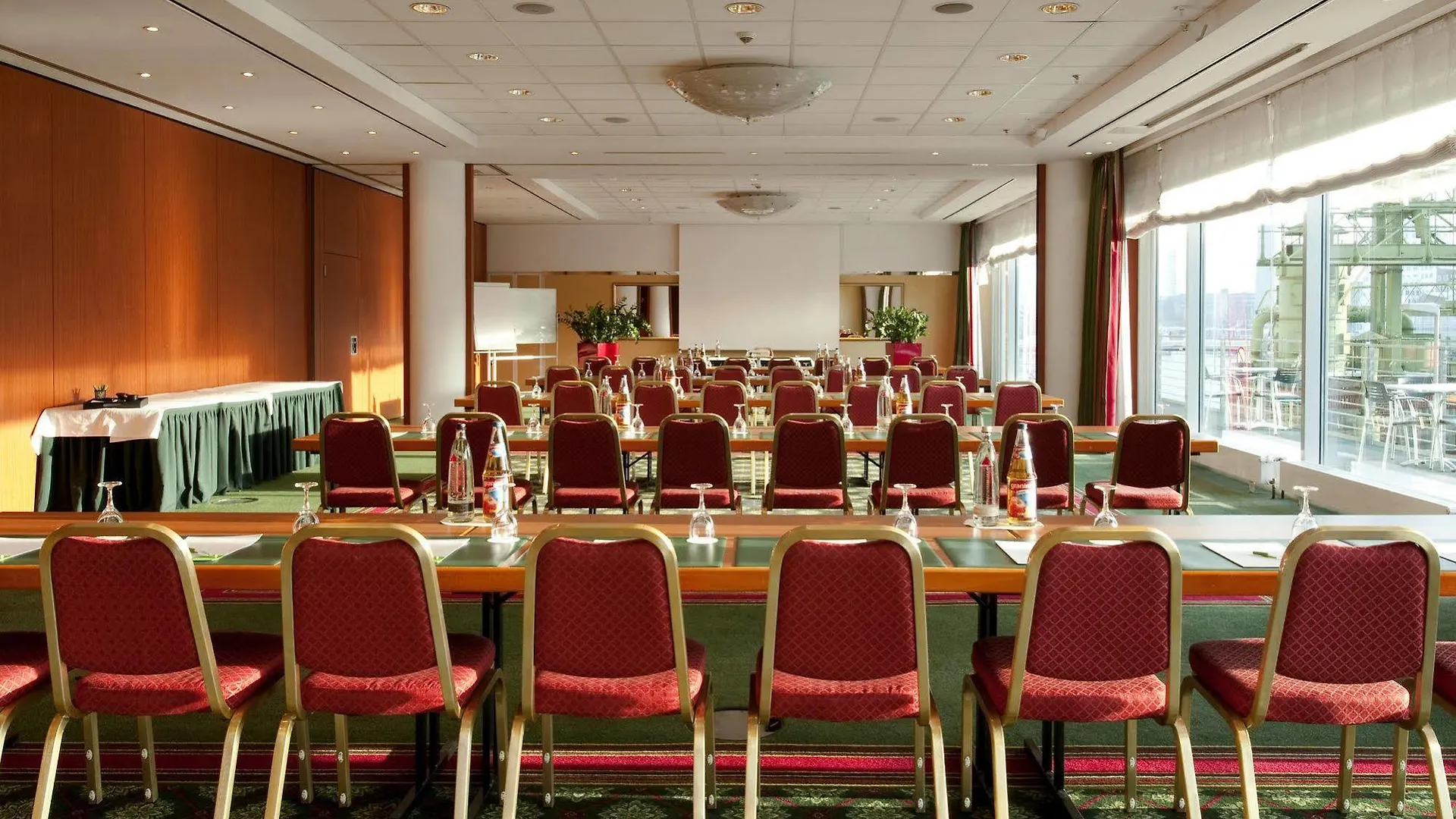 Courtyard By Marriott Duesseldorf Hafen Hotel